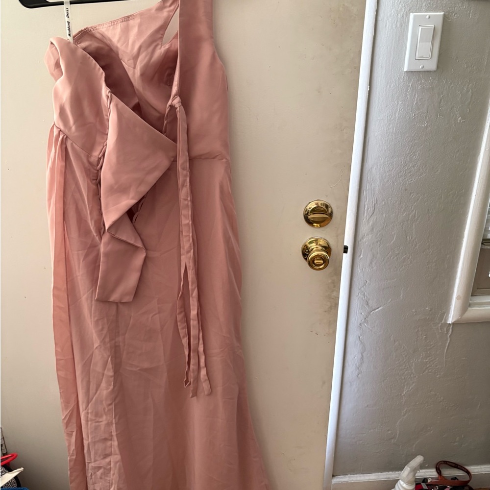 Elegant Pink One-Shoulder Dress - Picture 2 of 3